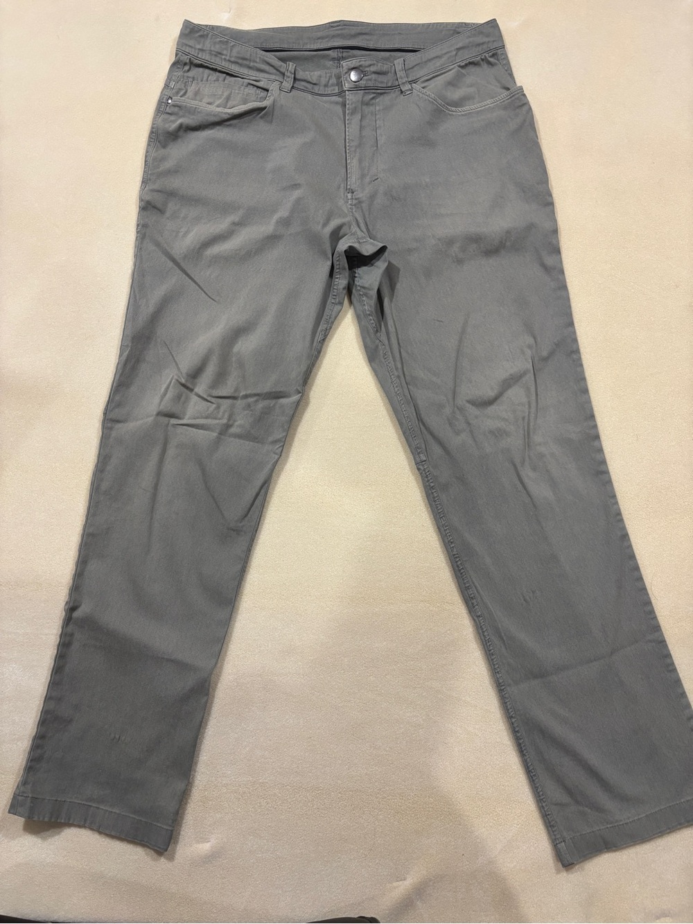 Lululemon ABC Men's Gray Straight-Leg Pants - Classic Everyday Style